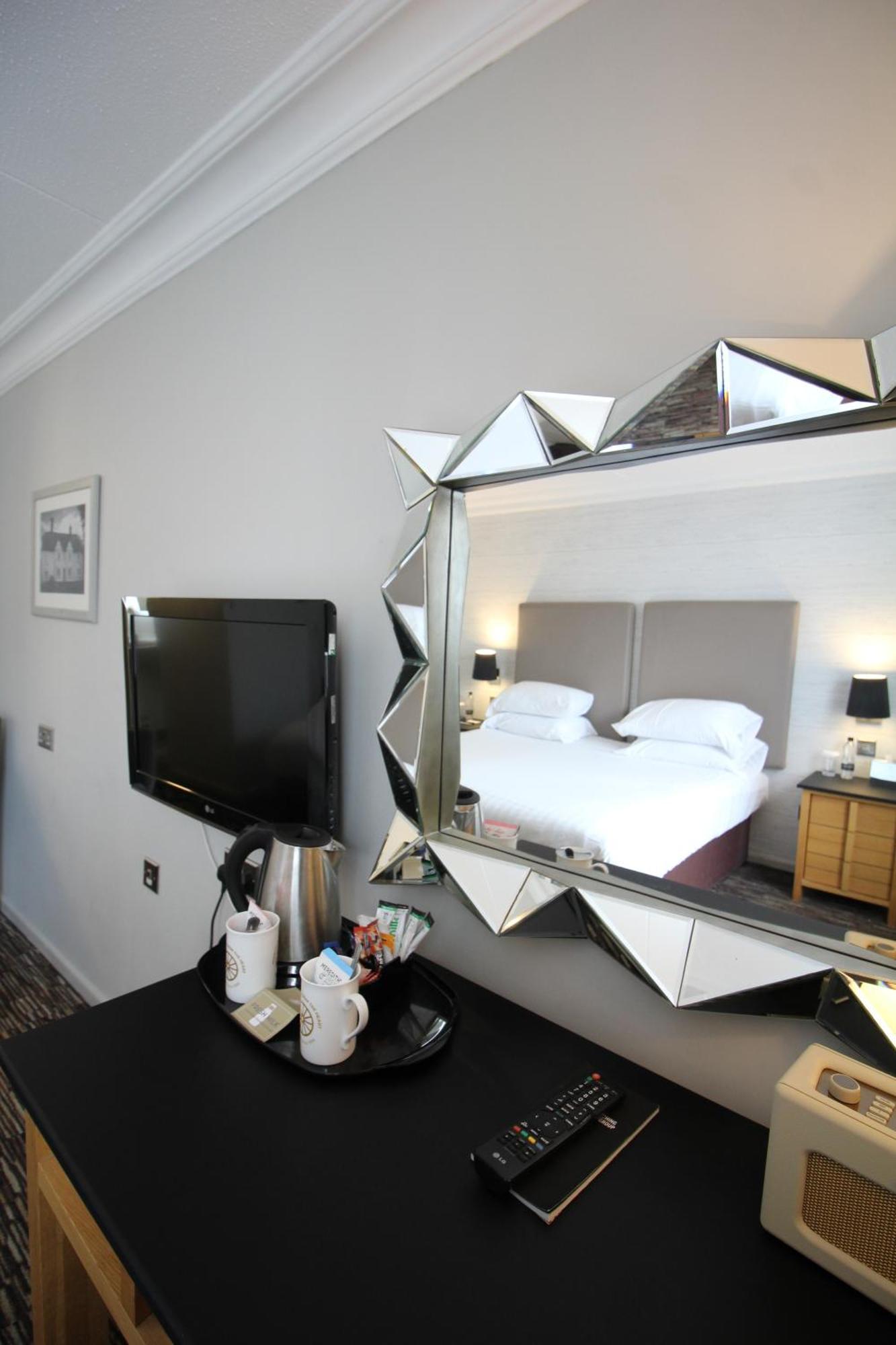 The Saracens Head Hotel Great Dunmow Ngoại thất bức ảnh