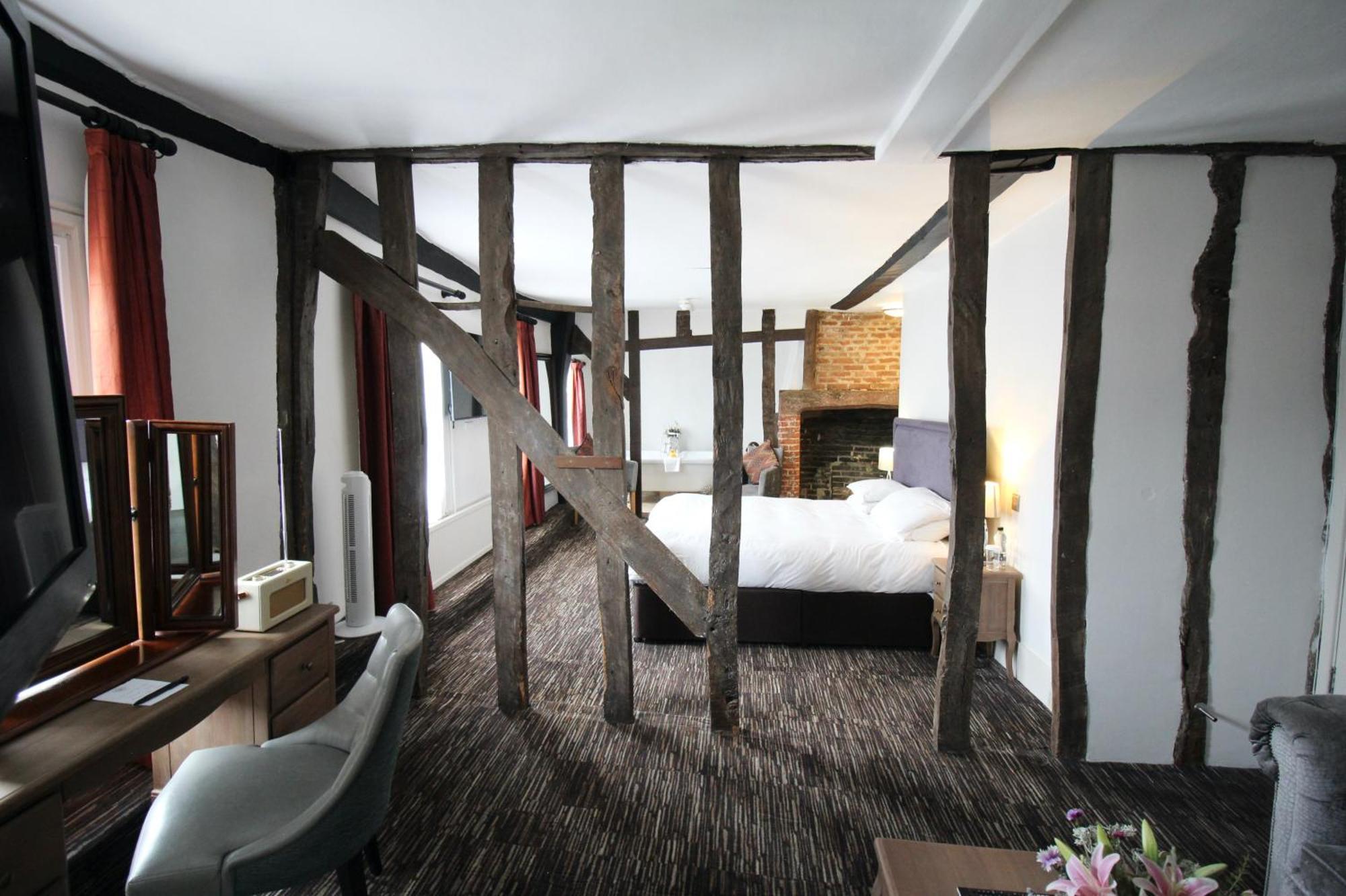 The Saracens Head Hotel Great Dunmow Ngoại thất bức ảnh