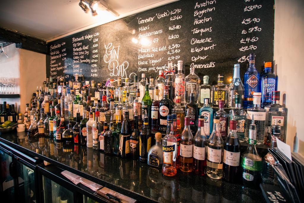 The Saracens Head Hotel Great Dunmow Ngoại thất bức ảnh