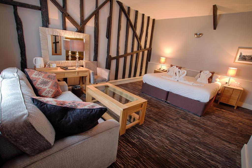 The Saracens Head Hotel Great Dunmow Ngoại thất bức ảnh