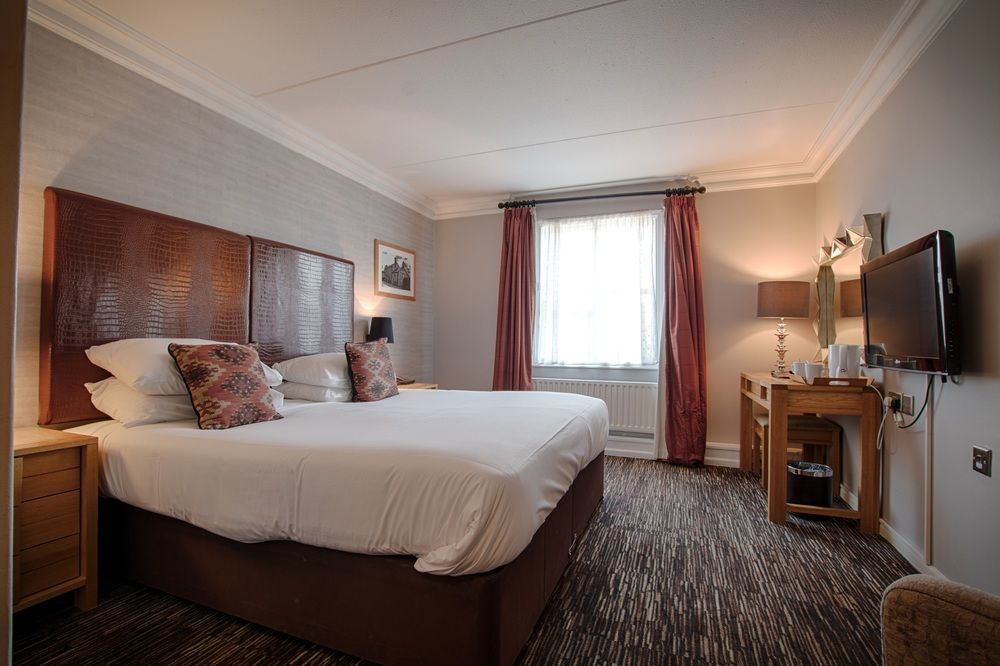 The Saracens Head Hotel Great Dunmow Ngoại thất bức ảnh