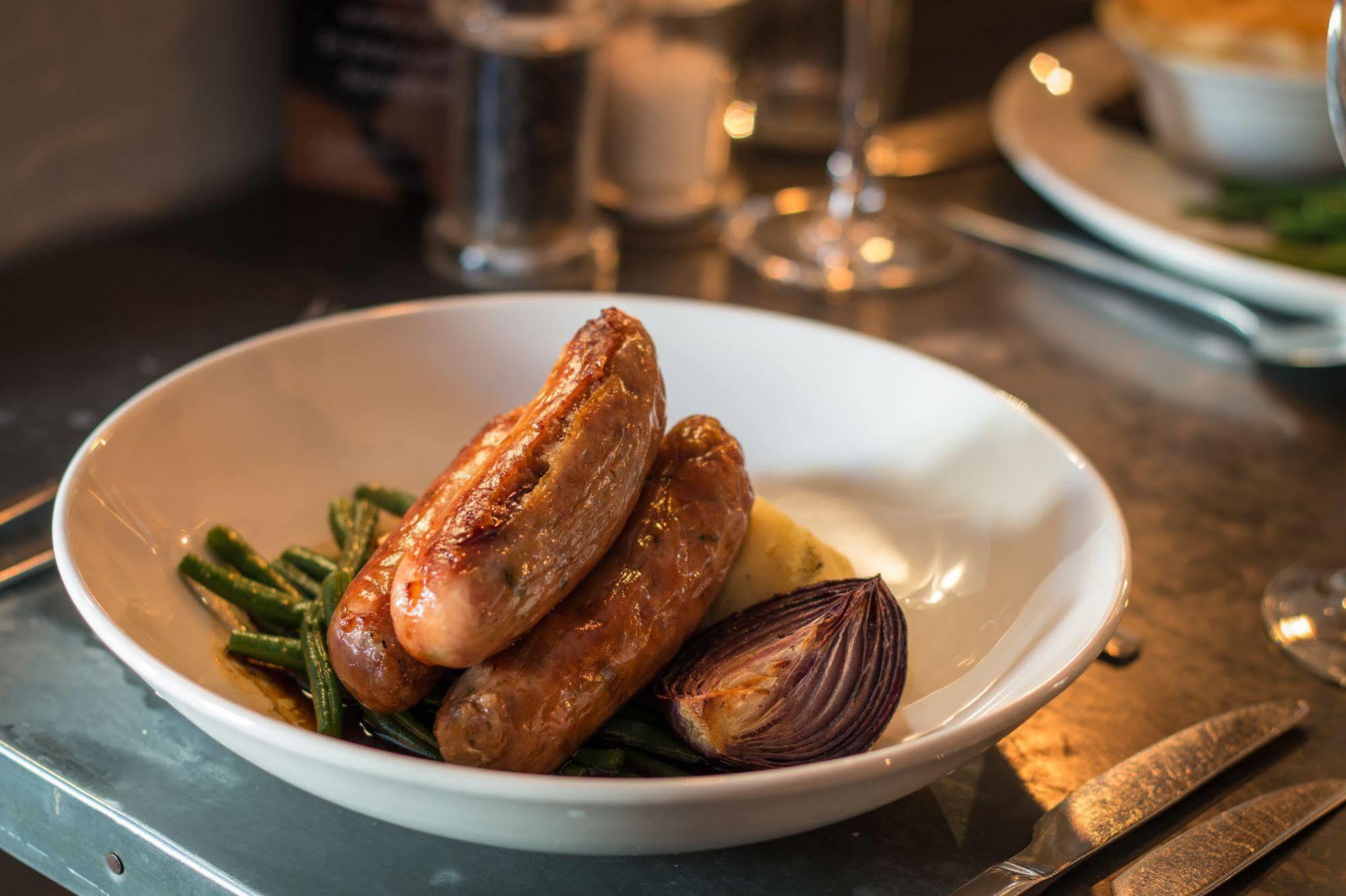 The Saracens Head Hotel Great Dunmow Ngoại thất bức ảnh