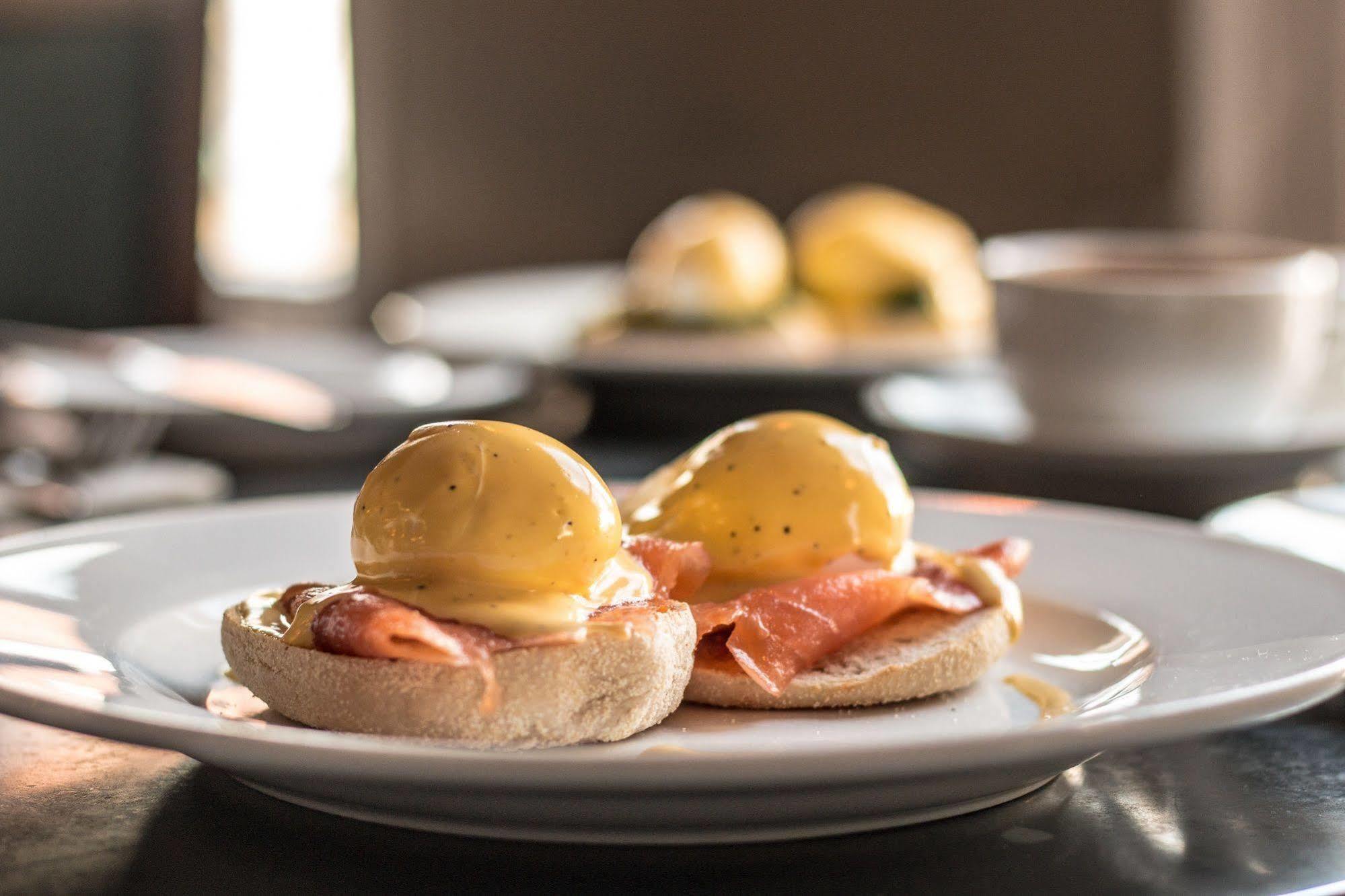 The Saracens Head Hotel Great Dunmow Ngoại thất bức ảnh